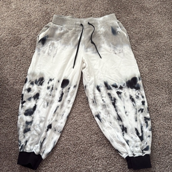 Alice and Olivia
Malibu Tie Dye Oversized Jogger Pants - Picture 4 of 6